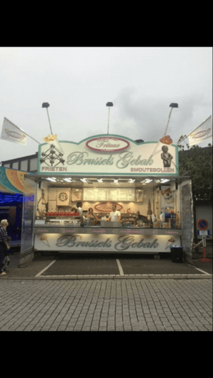 ‘ Brussels gebak kermis gastronomie: Verse frieten & snacks -oliebollen